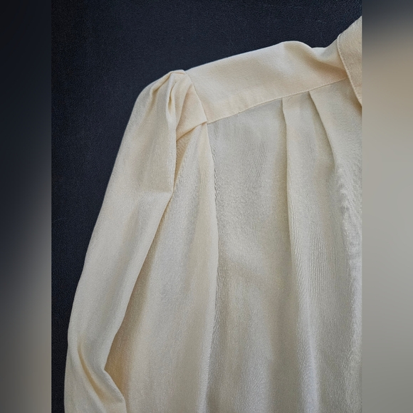 Vintage - Silk "Condor" Light Yellow Blouse - Size 7/8 - Hong Kong - Picture 6 of 9